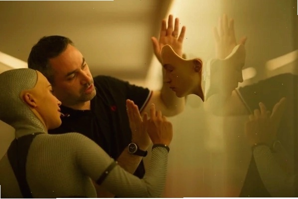 Alex Garland tại buổi ra mắt phim