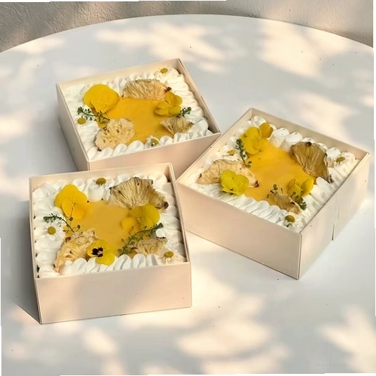 Box sữa chua chanh leo với lớp kem mịn và topping trái cây