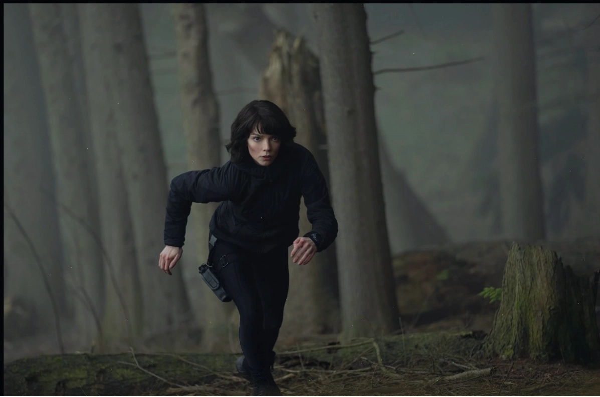Cận cảnh gương mặt biểu cảm của Anya Taylor-Joy trong The Gorge