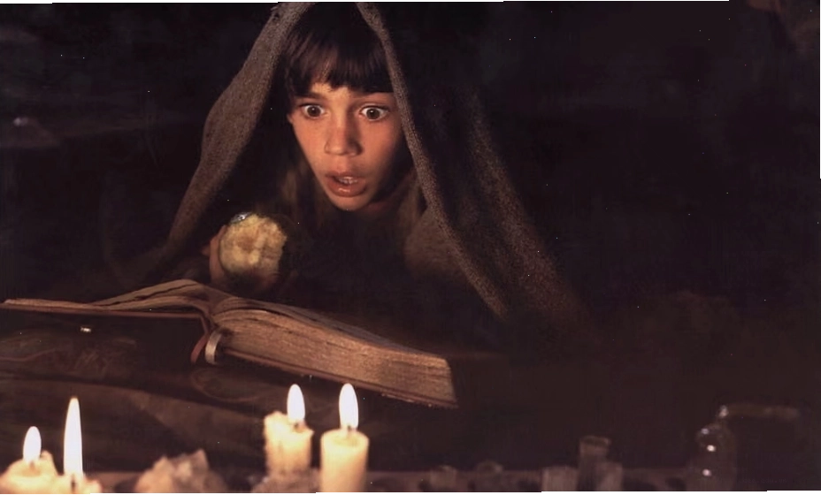 Cảnh cuối phim The NeverEnding Story với Bastian và Nữ hoàng Trẻ tuổi