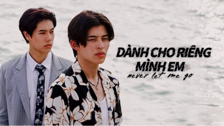 Cảnh hai nhân vật chính trong phim Never Let Me Go