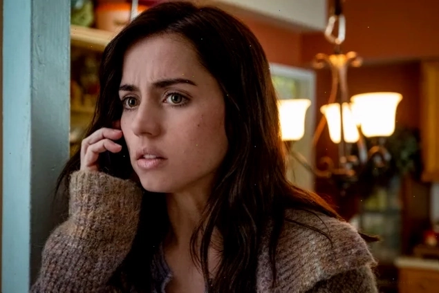 Cảnh phim See How They Run với Sam Rockwell và Saoirse Ronan
