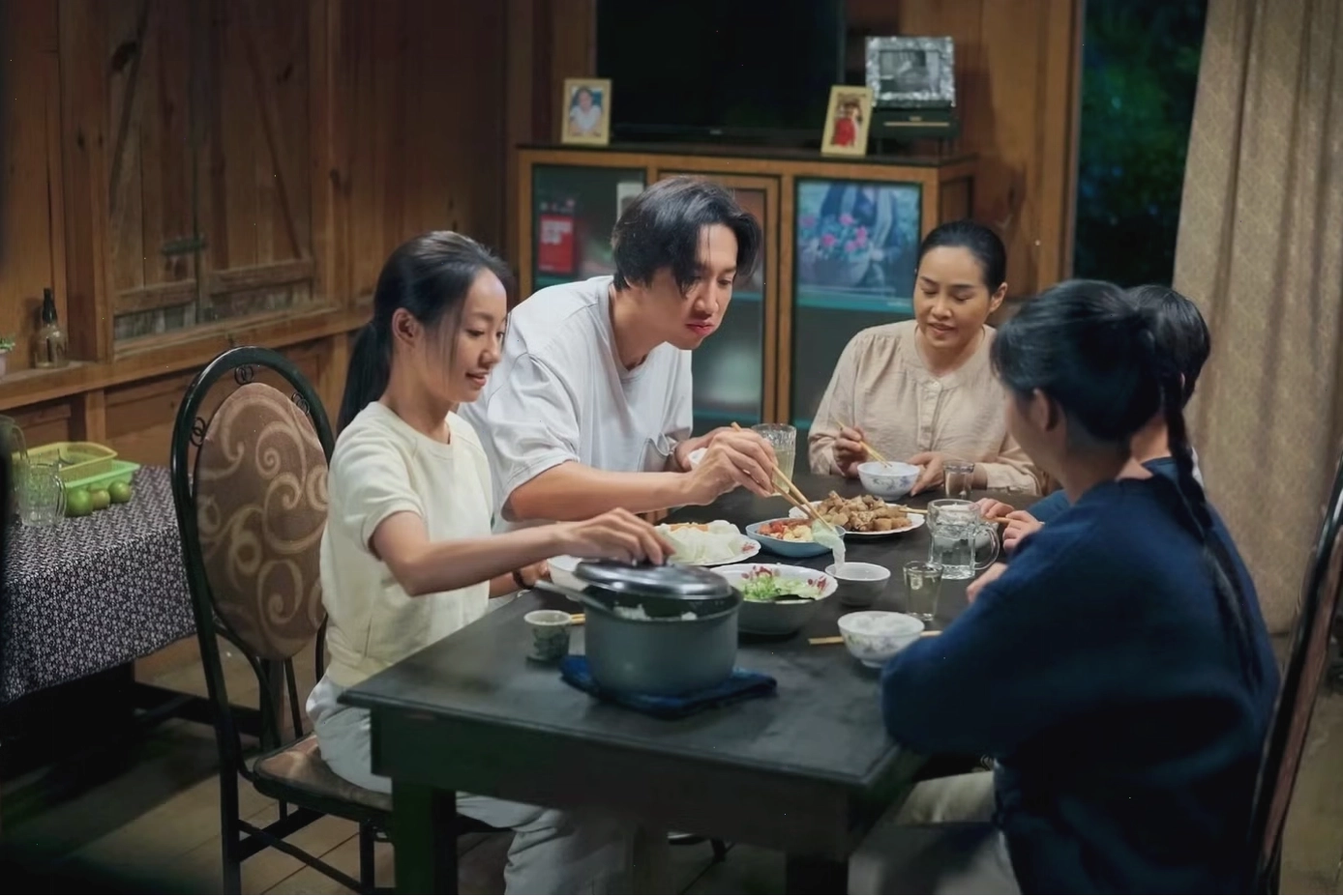 Cảnh quay trong phim Tay Anh Giữ Một Vì Sao