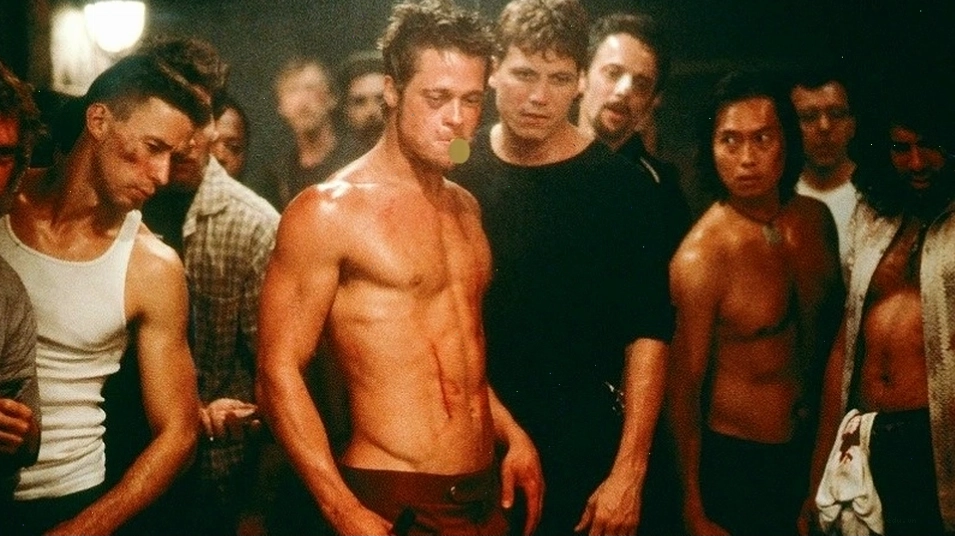 Cảnh trong phim Fight Club với bối cảnh câu lạc bộ đấu võ