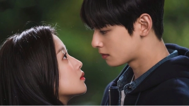 Cảnh trong phim Love Next Door - Con Trai Bạn Mẹ