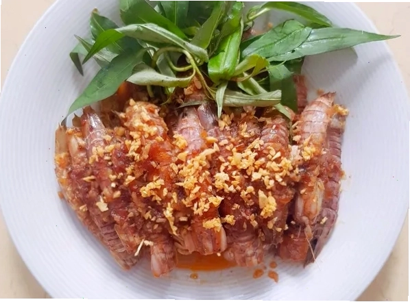 Chả nem tôm cua bề bề giòn rụm hấp dẫn