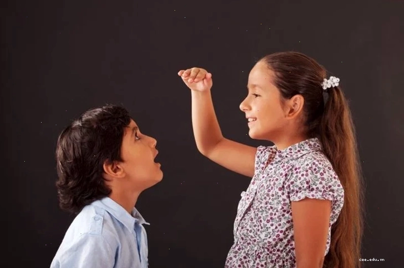 Chiều cao vượt trội là một trong những đặc điểm phổ biến của hội chứng siêu nữ