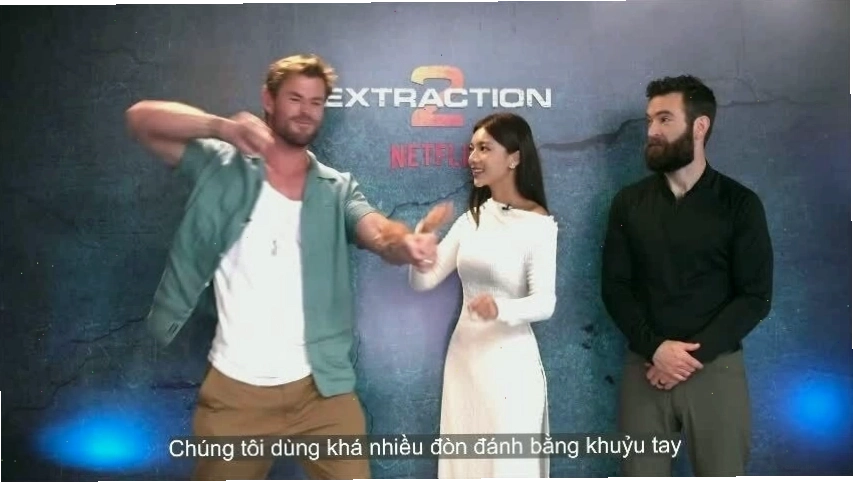 Chris Hemsworth thị phạm cú ra đòn cho Katleen Phan Võ