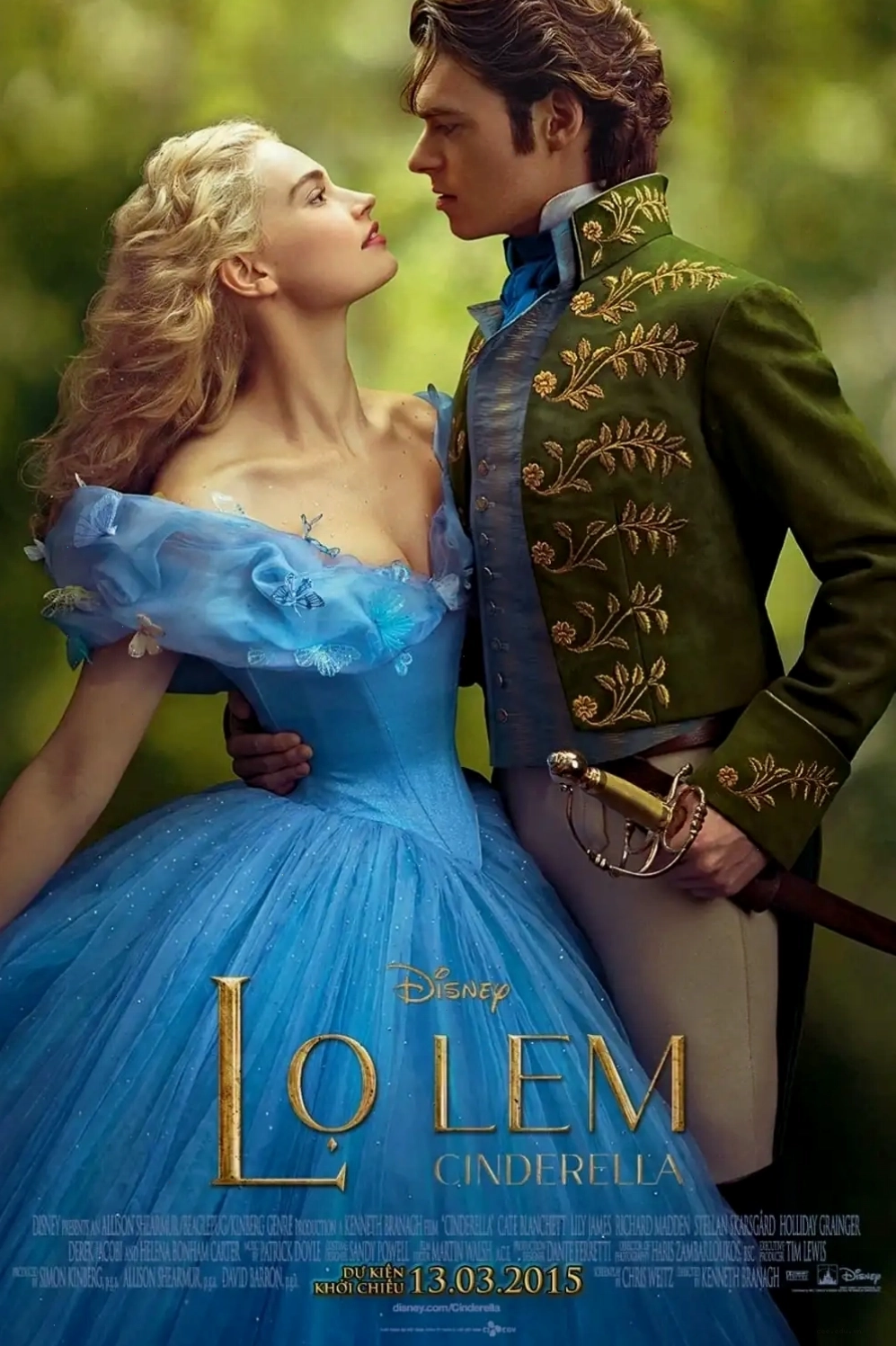 Cinderella và Hoàng tử khiêu vũ trong buổi dạ vũ