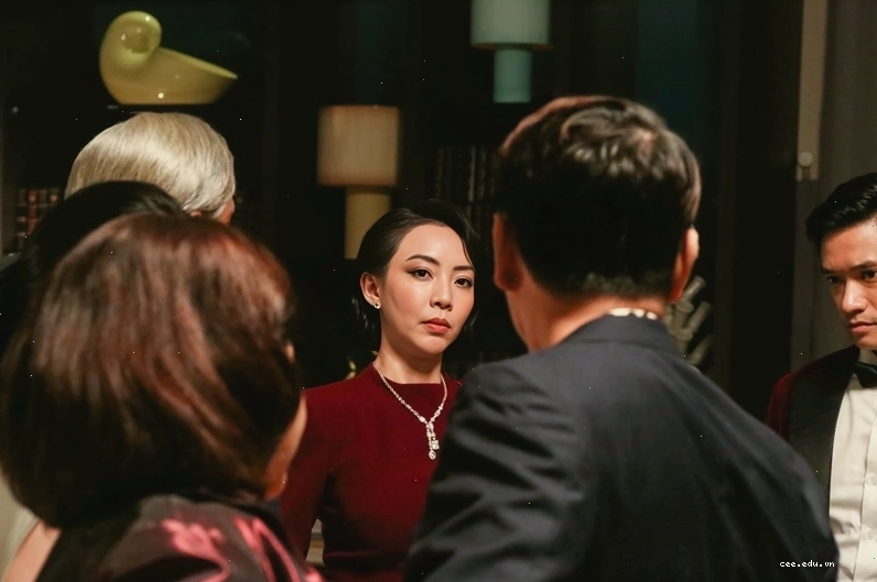 Cô Dâu Hào Môn: Dễ xem, dễ cười và dễ quên