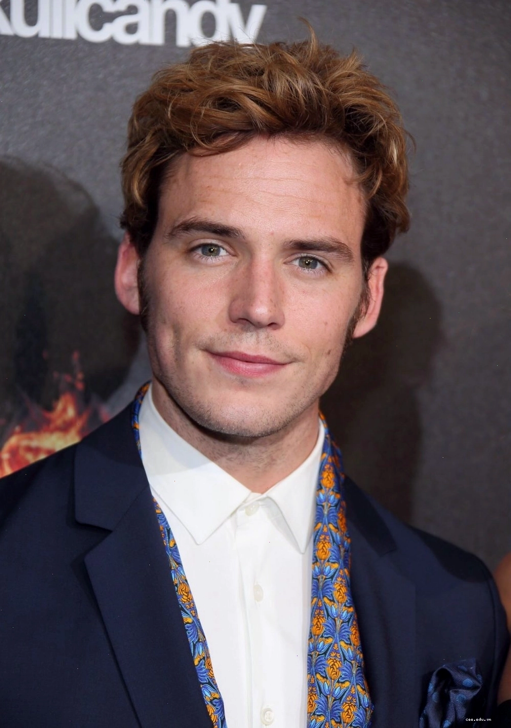 Diễn viên Sam Claflin trong vai Alex