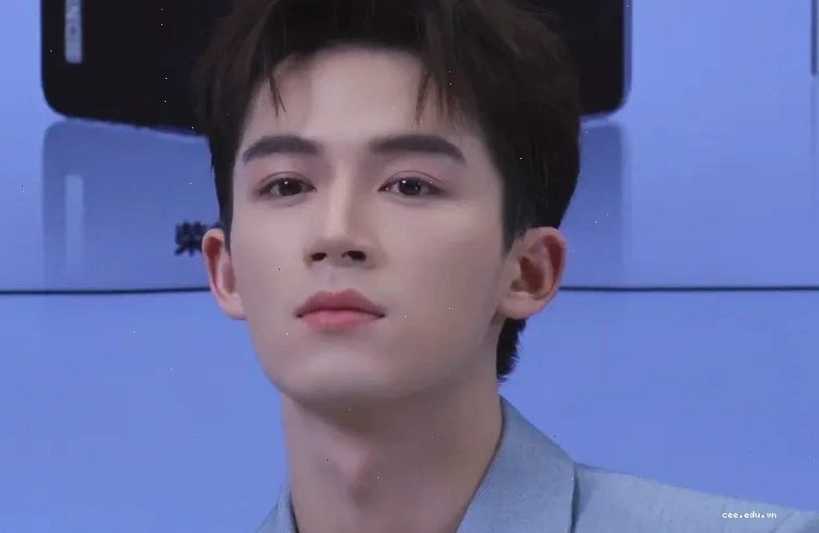 Diễn viên Vương Tinh Việt với khí chất thư sinh