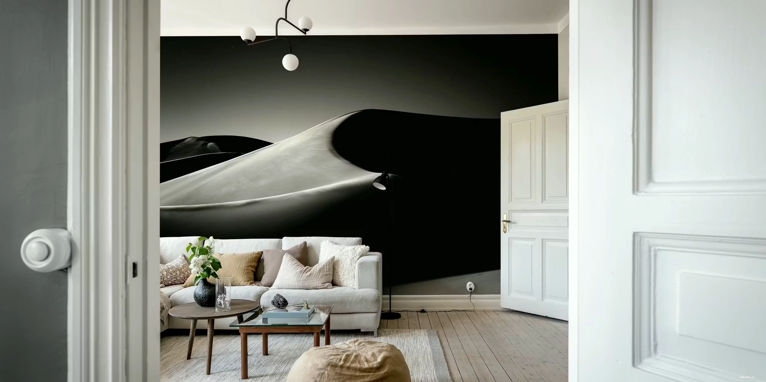 Dune wallpaper được thi công trên tường phòng khách tạo không gian sang trọng
