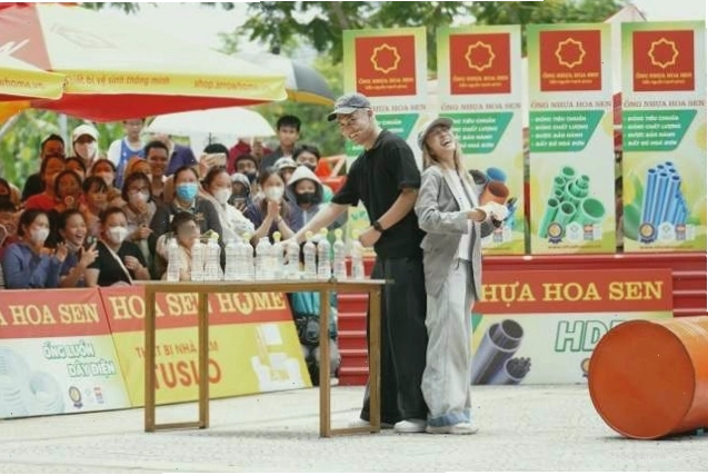 Emily và BigDaddy đồng hành cùng nhau trong công việc và cuộc sống