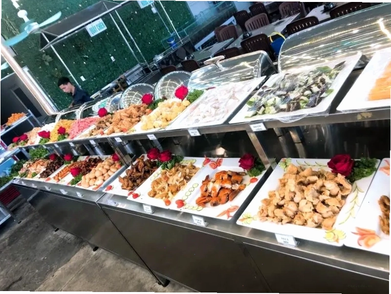 Gia đình đoàn tụ trong phim Thảm Họa Sóng Thần