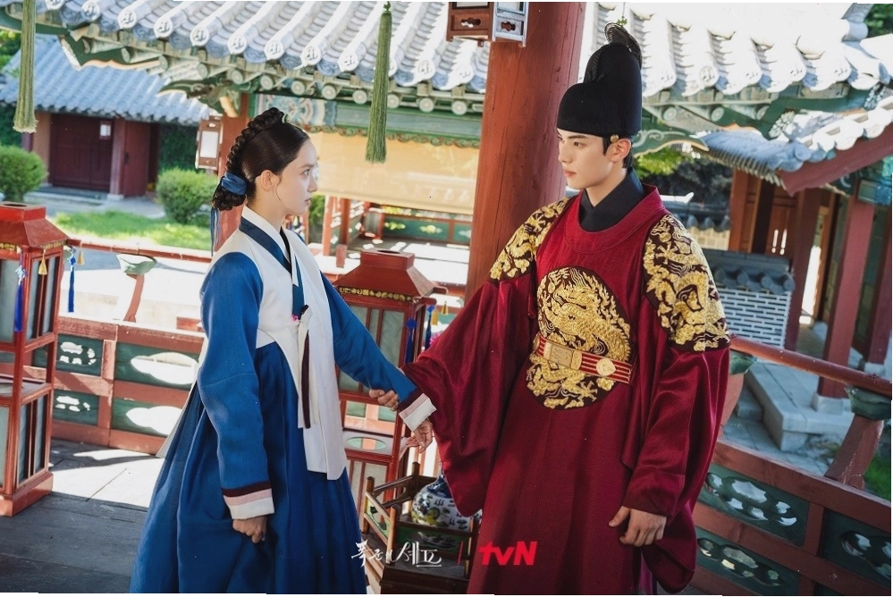 Han Ji Min trong phim tình cảm Love Scout