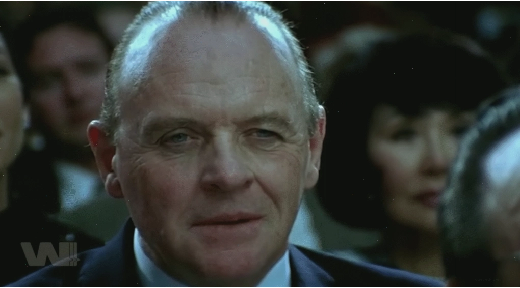 Hannibal Lecter trong buổi hòa nhạc ở Baltimore, nụ cười lịch lãm che giấu bản chất tàn độc