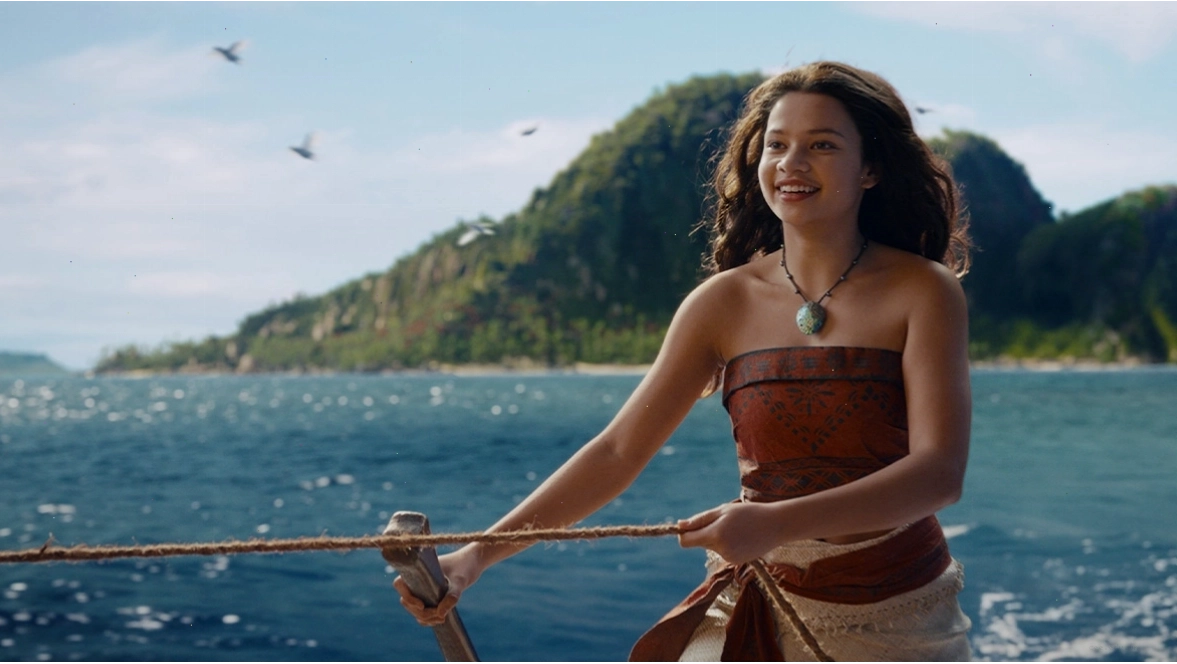 Heihei và Pua bên cạnh Moana