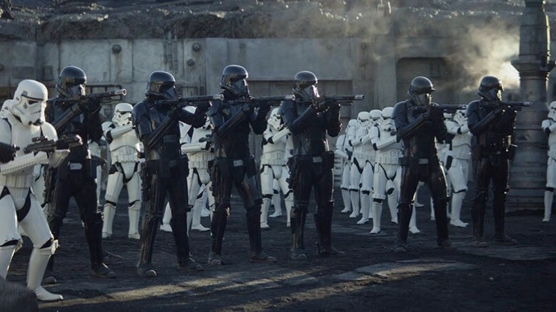 Imperial Death Troopers với giáp trụ đen bóng và vũ khí uy lực