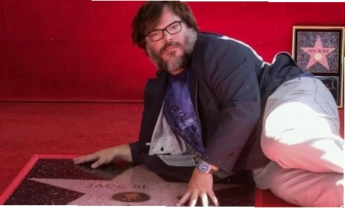 Jack Black và Kyle Gass biểu diễn cùng nhóm Tenacious D