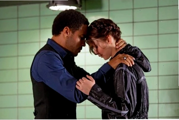 Katniss Everdeen tình nguyện thay em gái Prim