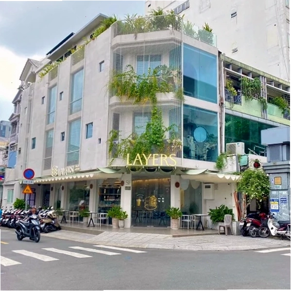 Khách sạn Green Star tại 26 Đỗ Quang Đẩu, Quận 1 với hai mặt tiền thoáng đãng