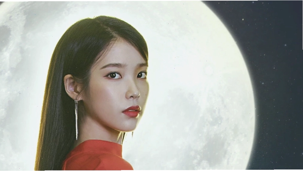 Khách sạn Ma Quái - Hotel Del Luna về đêm