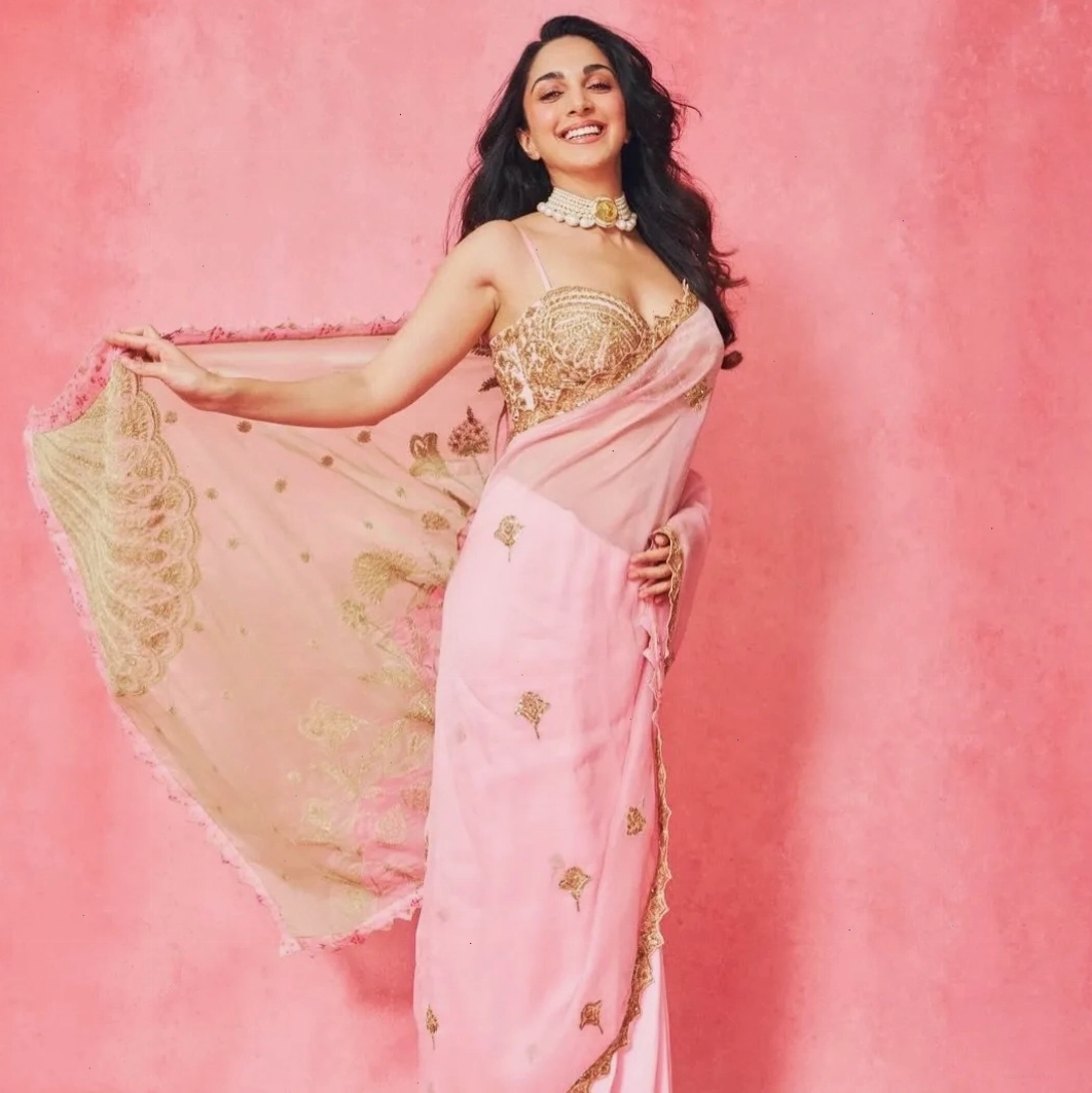 Kiara Advani trong trang phục sari House of Masaba độc đáo