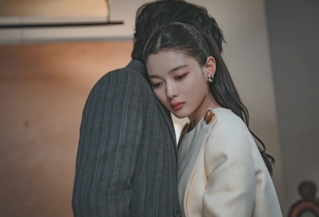 Kim Yoo Jung thể hiện xuất sắc vai diễn Baek Ah Jin đầy phức tạp trong phim Dear X.