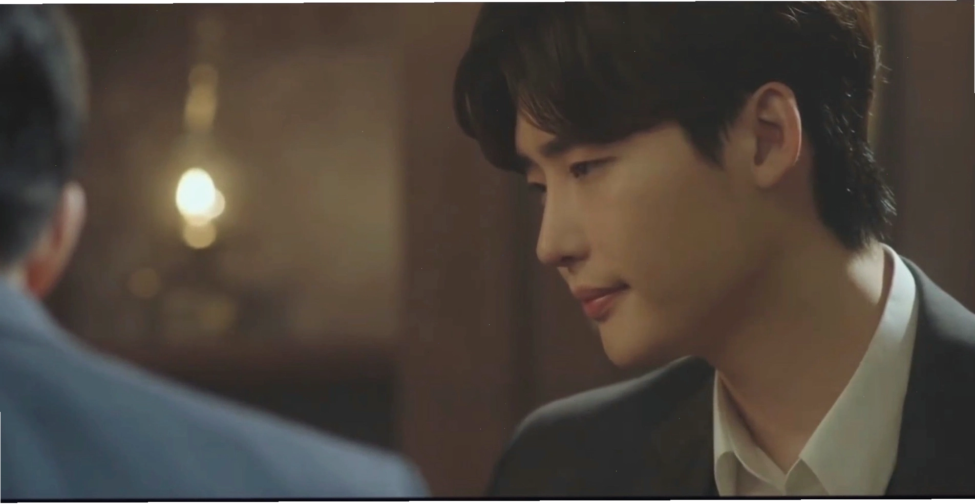 Lee Jong Suk thể hiện nội tâm phức tạp của Kim Woo Jin