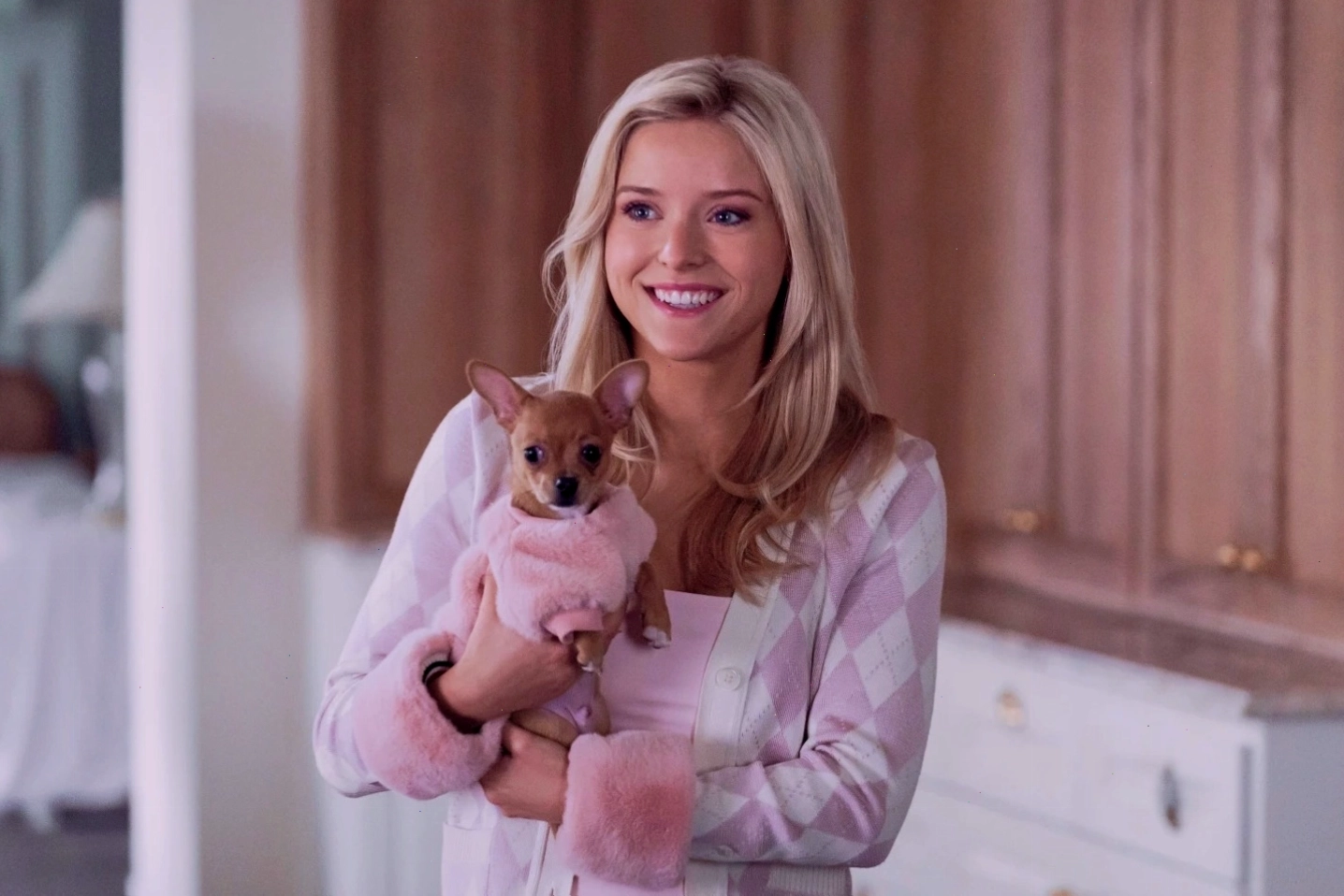Lexi Minetree thể hiện thần thái của Elle Woods