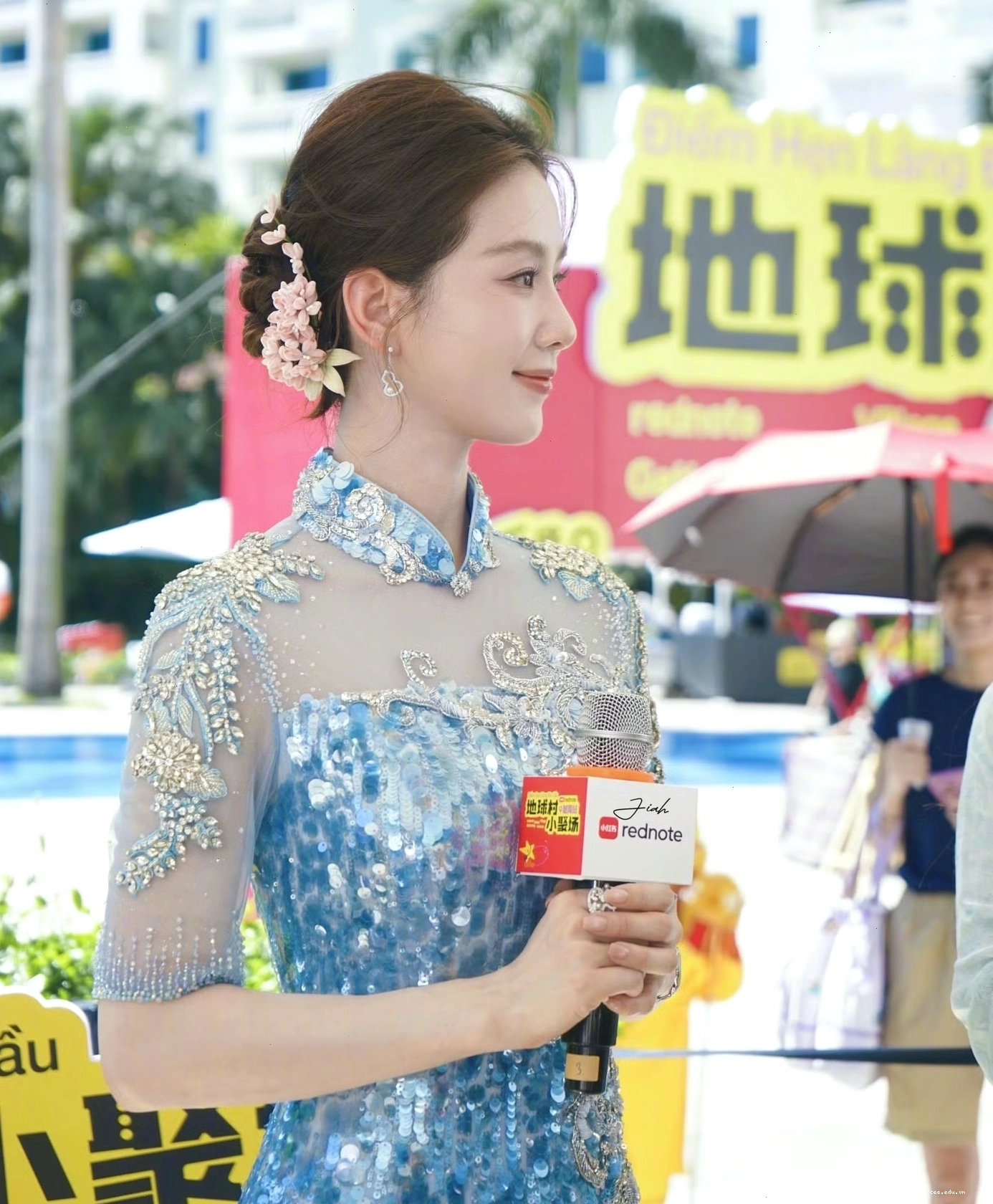 Lưu Thi Thi giao lưu thân thiện với người hâm mộ tại Hà Nội