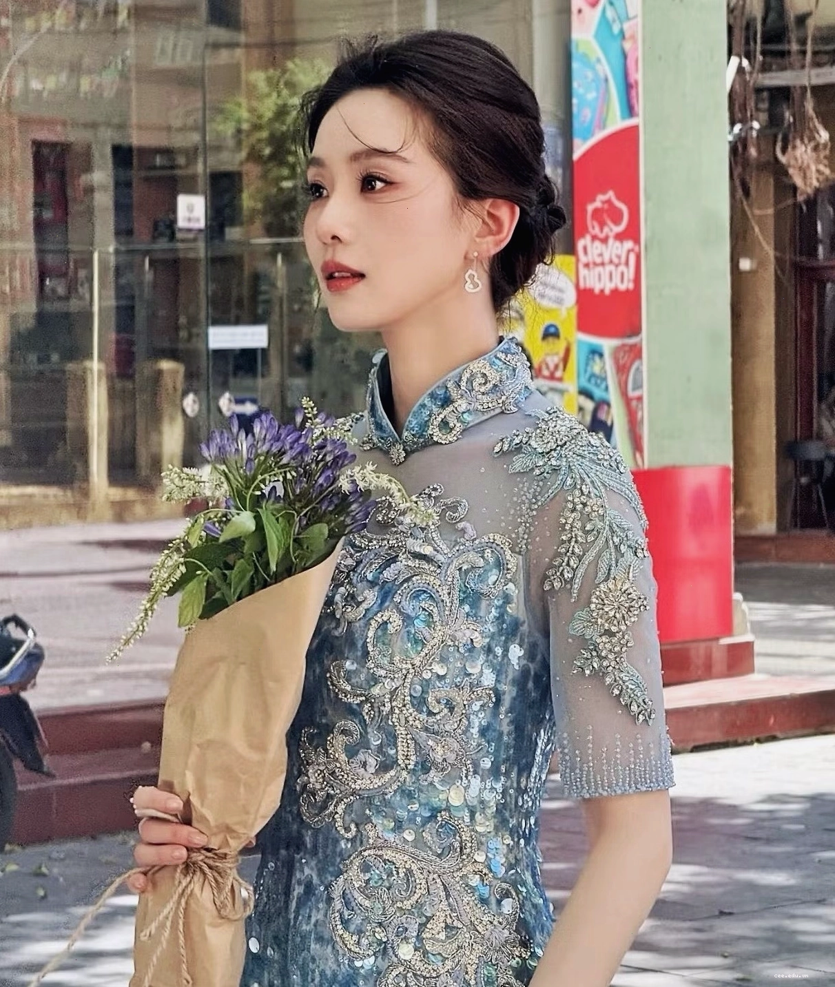 Lưu Thi Thi: Khí chất thanh lịch và phong thái chuẩn mực