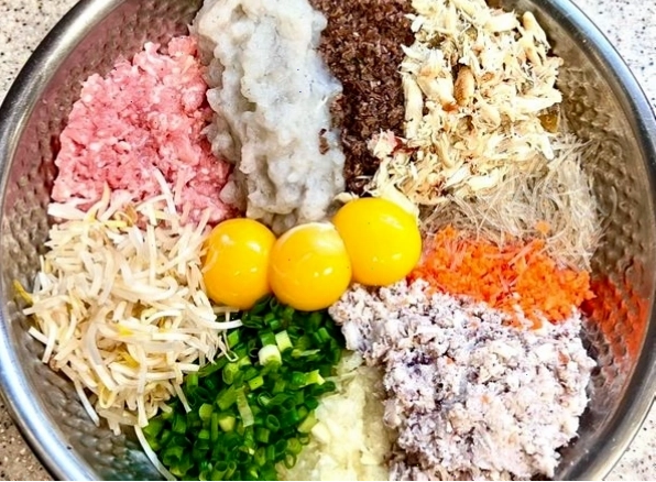 Mâm cơm gia đình hấp dẫn với các món từ bề bề