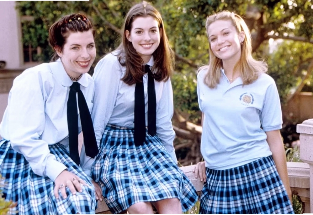 Mandy Moore trong vai Lana Thomas