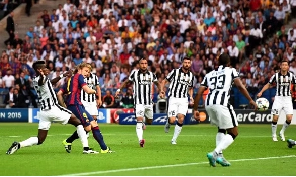 Messi và các đồng đội ăn mừng bàn thắng, biểu tượng của gã khổng lồ xứ Catalan