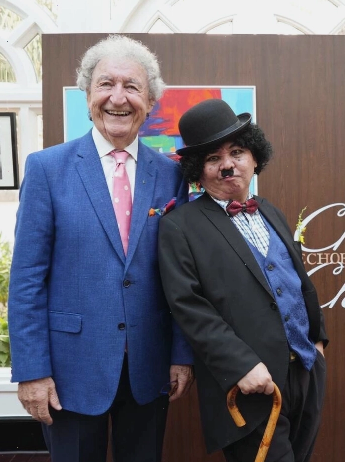 Một trong những kỷ vật được trưng bày về Charlie Chaplin