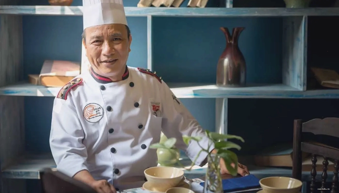 Nguyễn Thanh Tùng, "siêu đầu bếp" Việt Nam, truyền đạt kinh nghiệm cho thế hệ trẻ