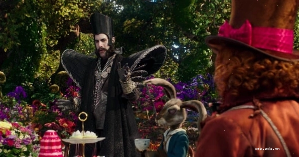 Nữ hoàng Đỏ gây sốc vì quá xấu trong Alice Through the Looking Glass