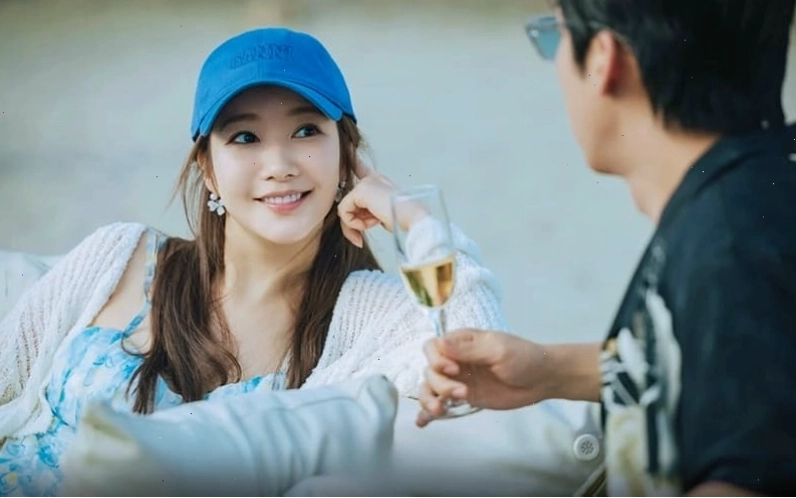 Park Min Young trong một cảnh phim Nữ Hoàng Lừa Đảo