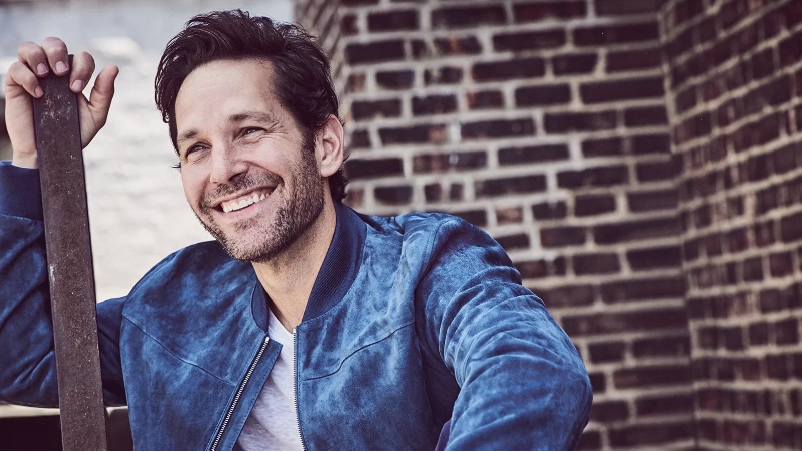 Paul Rudd trong một sự kiện giải trí, thể hiện phong thái lịch lãm