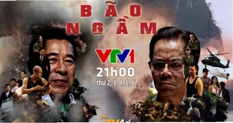 Poster phim Bão ngầm (2022) với hình ảnh các chiến sĩ công an