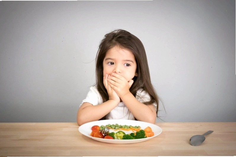 Răng sún khiến trẻ gặp khó khăn khi nhai, lâu dần thành biếng ăn