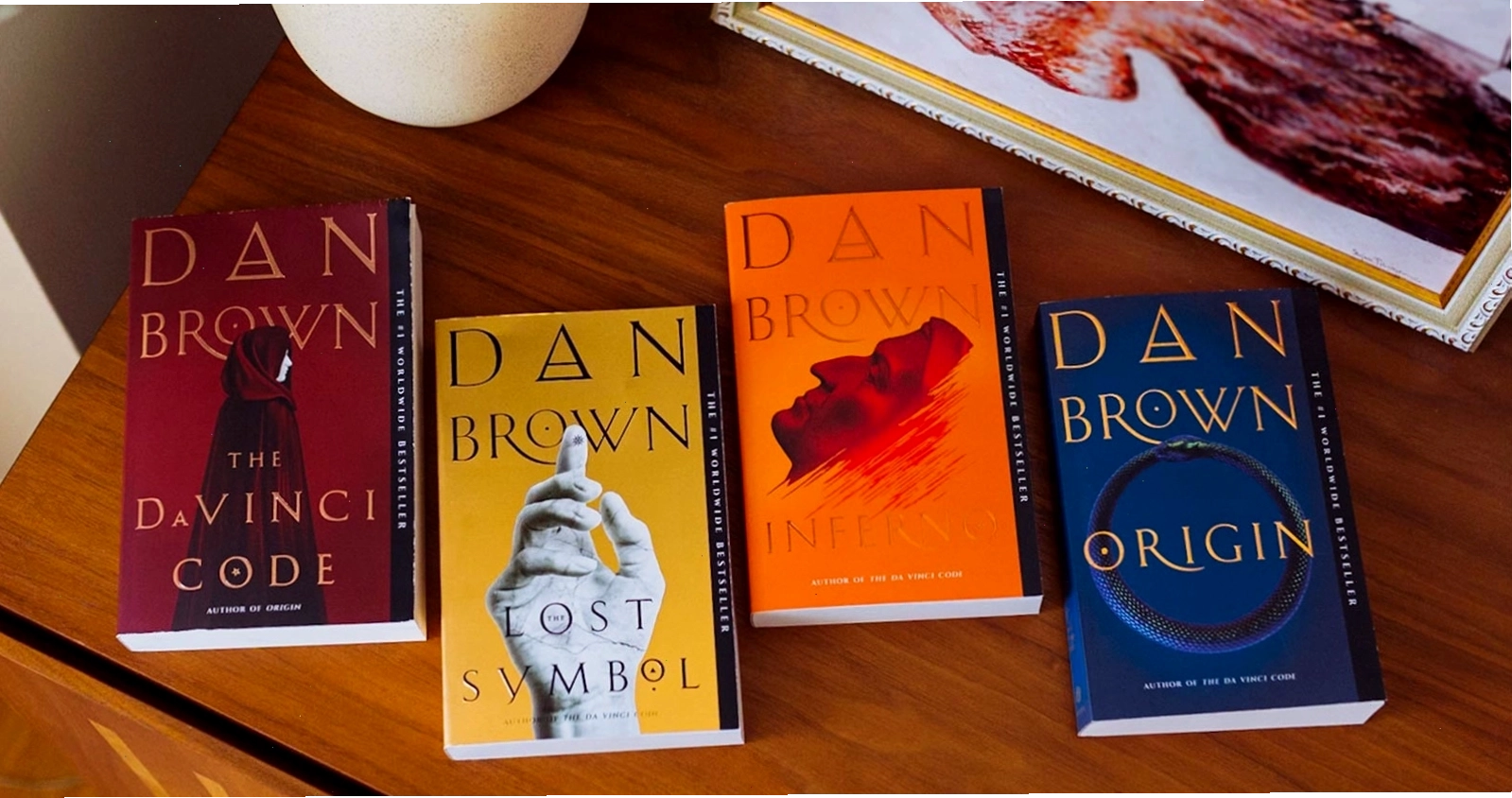 Robert Langdon và Sophie Neveu trong cuộc điều tra The Da Vinci Code