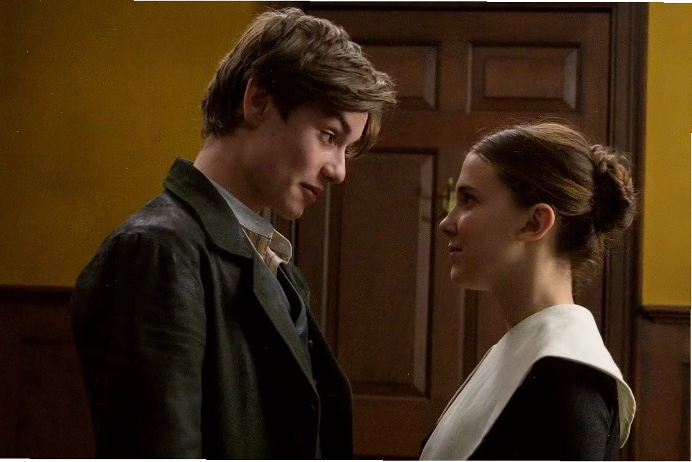 Sam Claflin (ngoài cùng bên phải) dường như vắng mặt trong phần 3