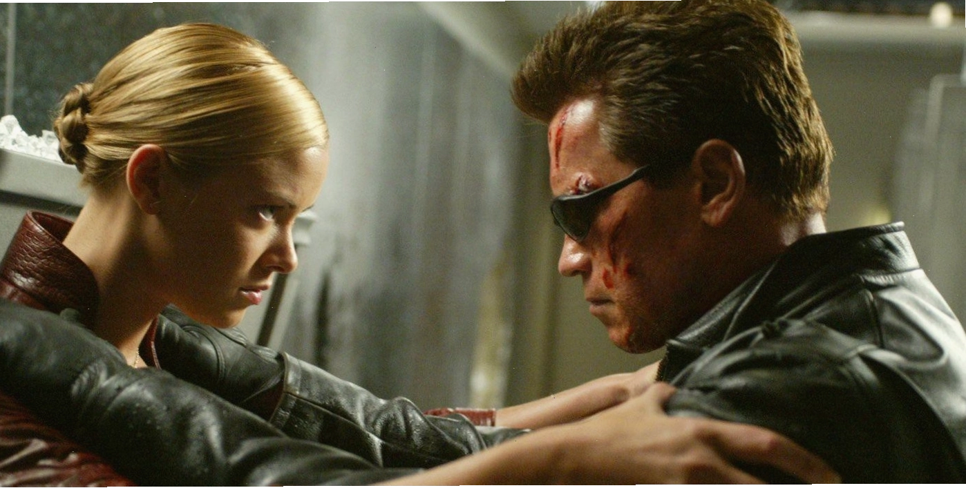 Sarah Connor và T-800 trong Terminator: Dark Fate