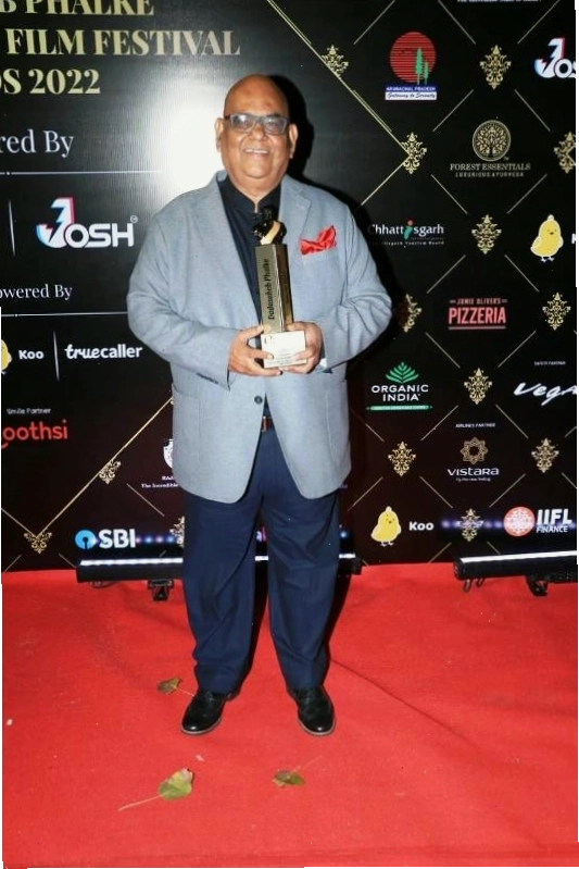 Satish Kaushik cùng Giải thưởng Dadasaheb Phalke
