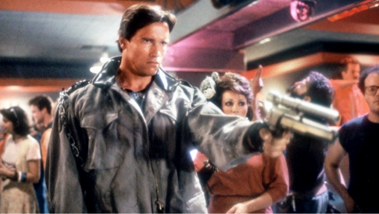 T-800 du hành thời gian về năm 1984 trong The Terminator
