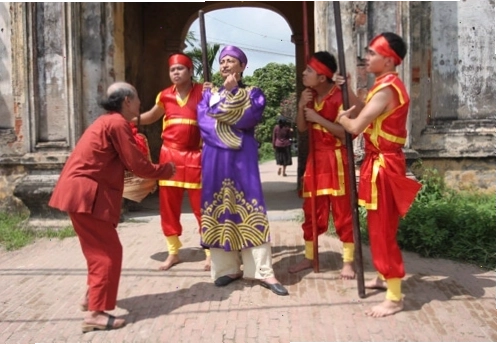 Tự Long và Xuân Bắc trong "Không hề biết giận"