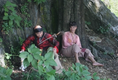 Tự Long và Xuân Bắc trong "Không hề biết giận"